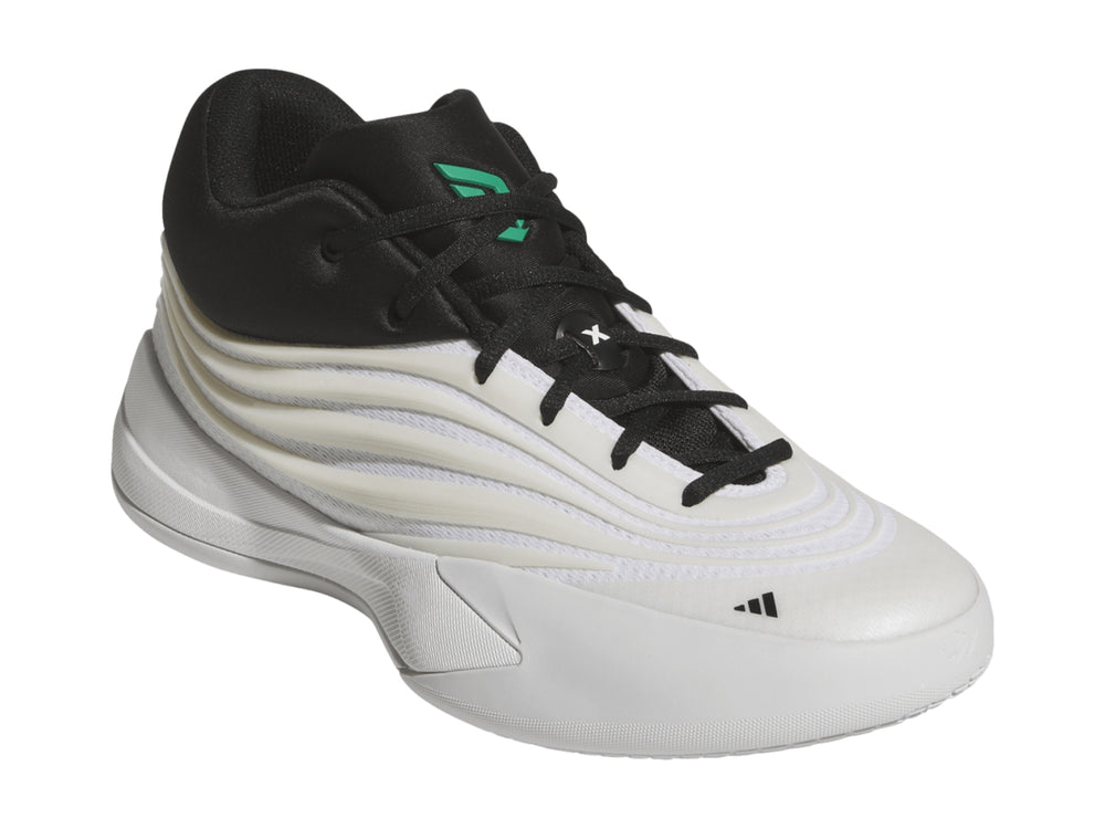 Tenis de baloncesto Adidas en color blanco con la parte superior en negro.