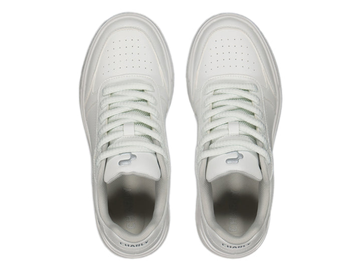 Tenis deportivos Charly color blanco con suela blanca y cordones, diseño urbano.