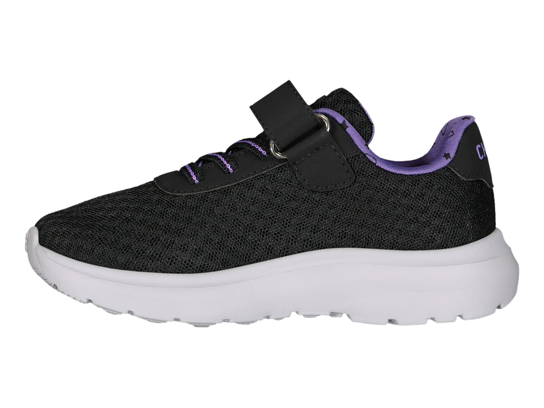 Tenis deportivos Charly color negro con detalles en morado y suela blanca.