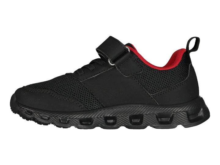 Tenis deportivos Charly color negro con detalles en rojo y cierre de velcro.