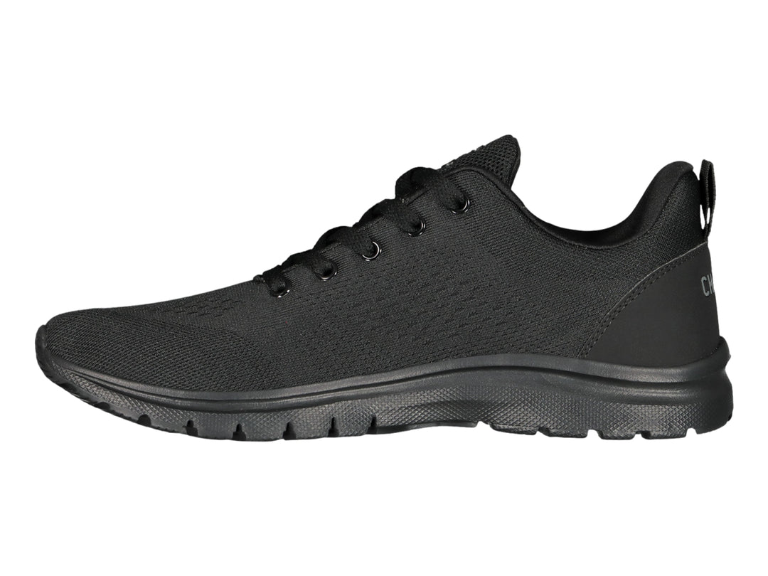 Zapato deportivo casual Charly en color negro con suela a juego y textura de malla.