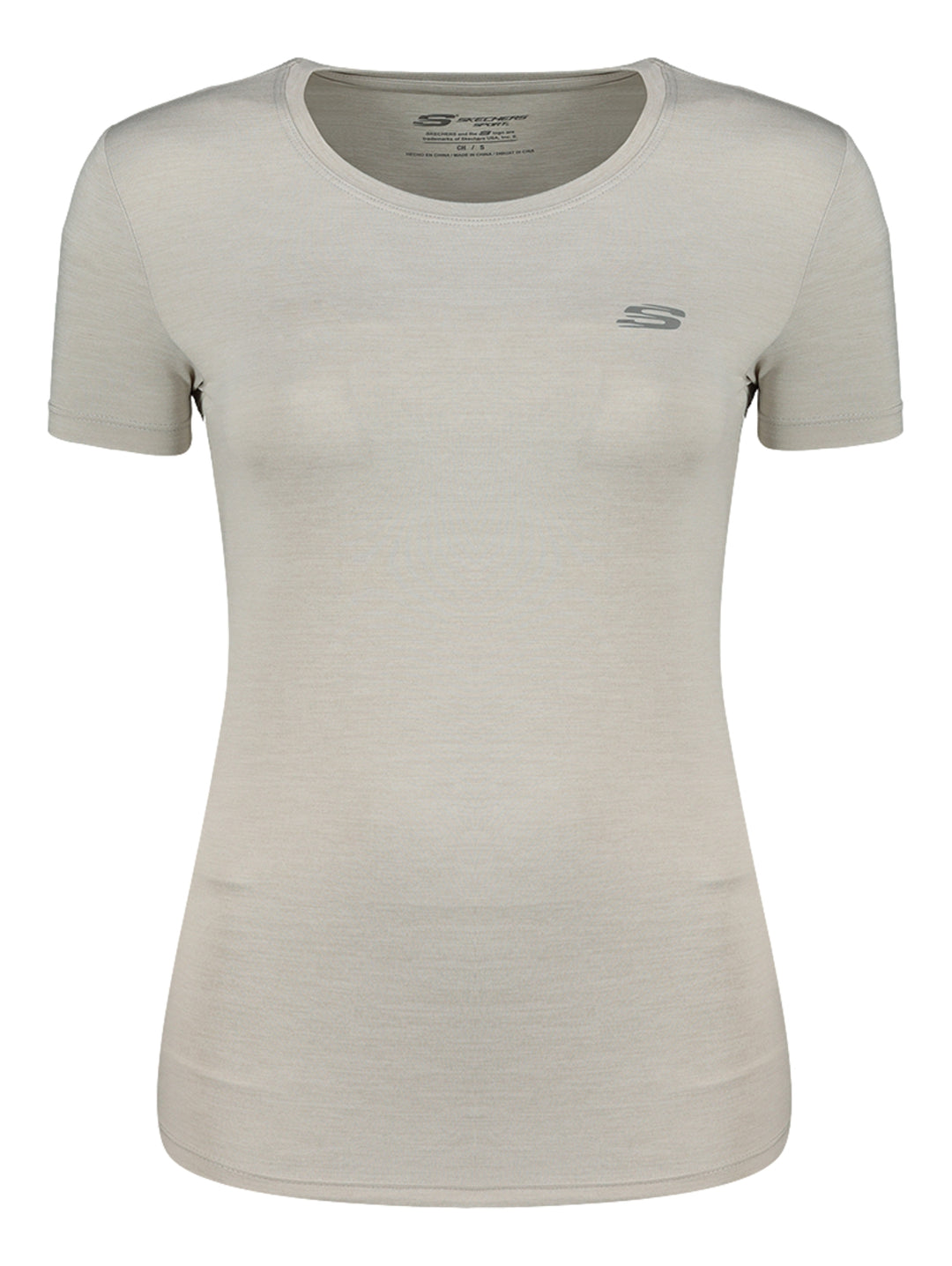 Playera deportiva Skechers de color gris claro, manga corta y corte ajustado.