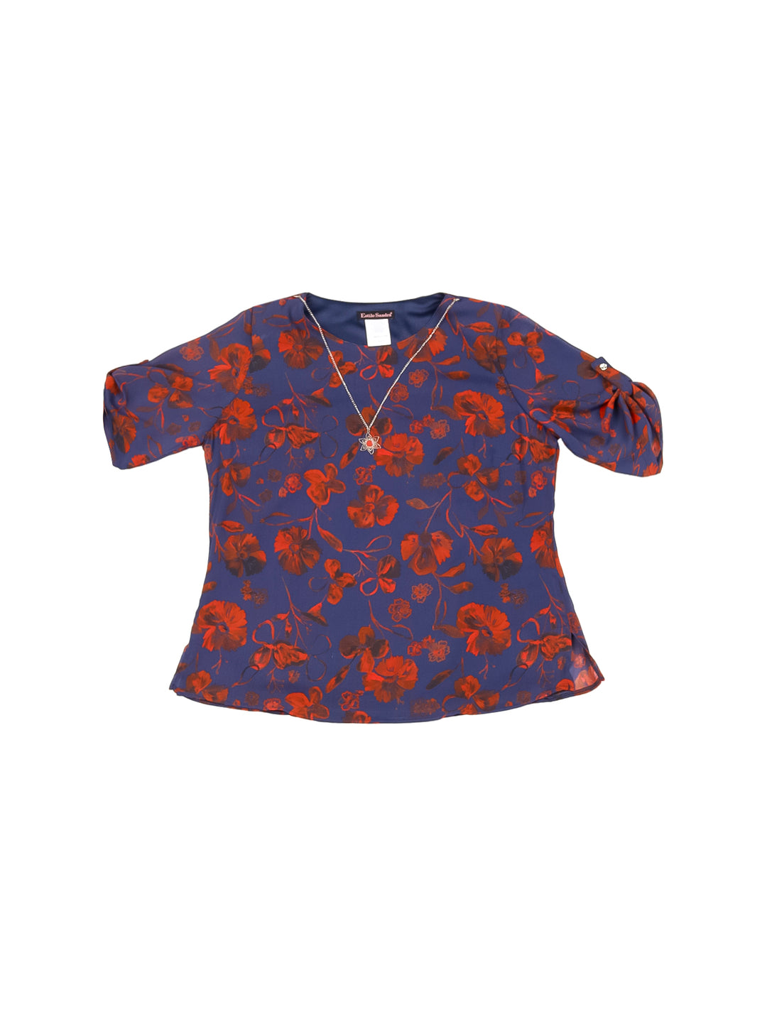 Blusa color marino con estampado de flores rojas, manga corta y cuello en V.