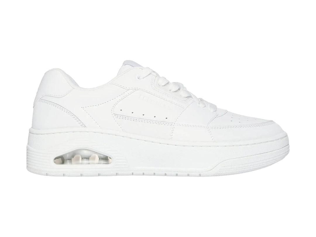 Tenis Skechers Uno Court color blanco con suela de plataforma y amortiguación de aire visible en el talón.