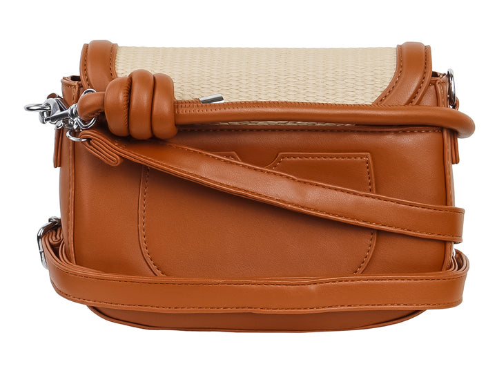 Bolso de hombro Unibella en color beige y café con textura tejida y detalles sintéticos.