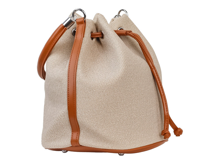 Bolso tipo saco color beige con detalles y cordones en color marrón, marca Unibella.