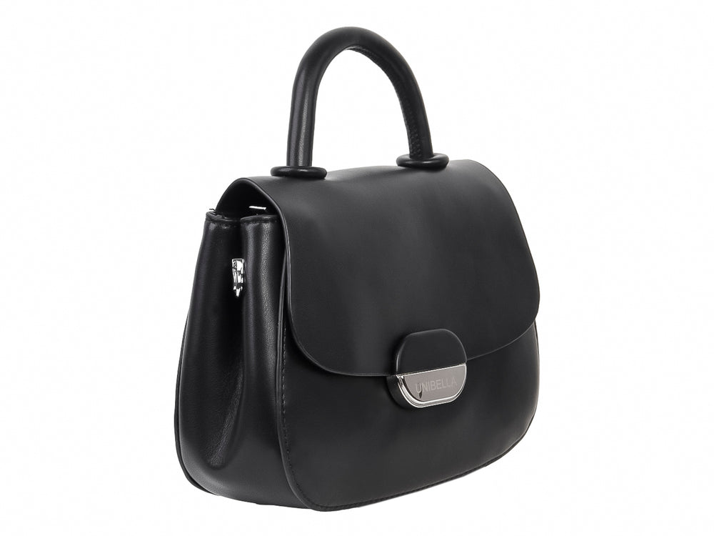 Bolso de mano Unibella color negro con asa superior, cierre de solapa y placa metálica frontal.