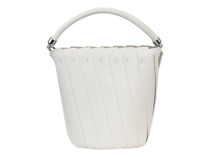 Bolso de mano Unibella color beige con diseño plisado y asa circular superior.