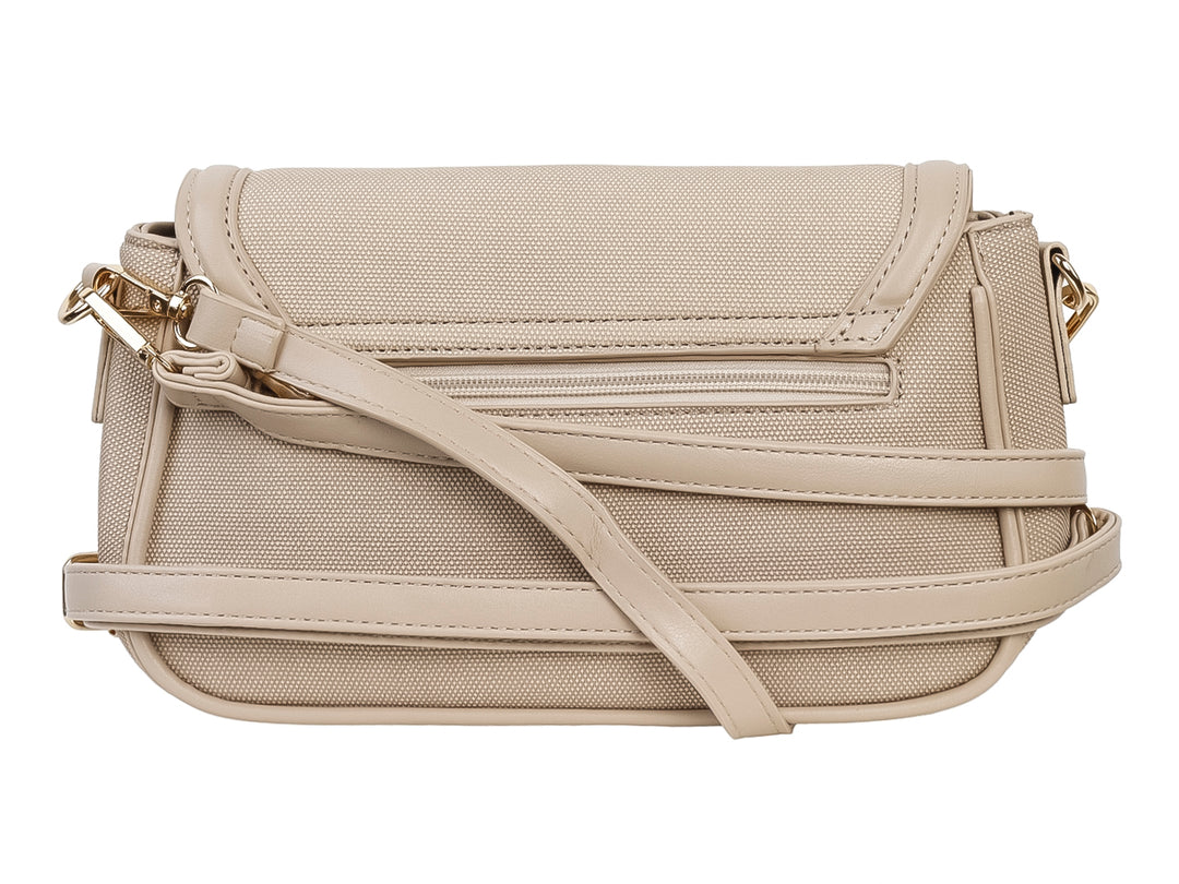 Bolso de hombro rectangular color apricot de la marca Unibella con acabado mate y textura sintética.