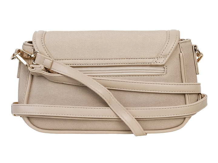 Bolso de hombro rectangular color apricot de la marca Unibella con acabado mate y textura sintética.