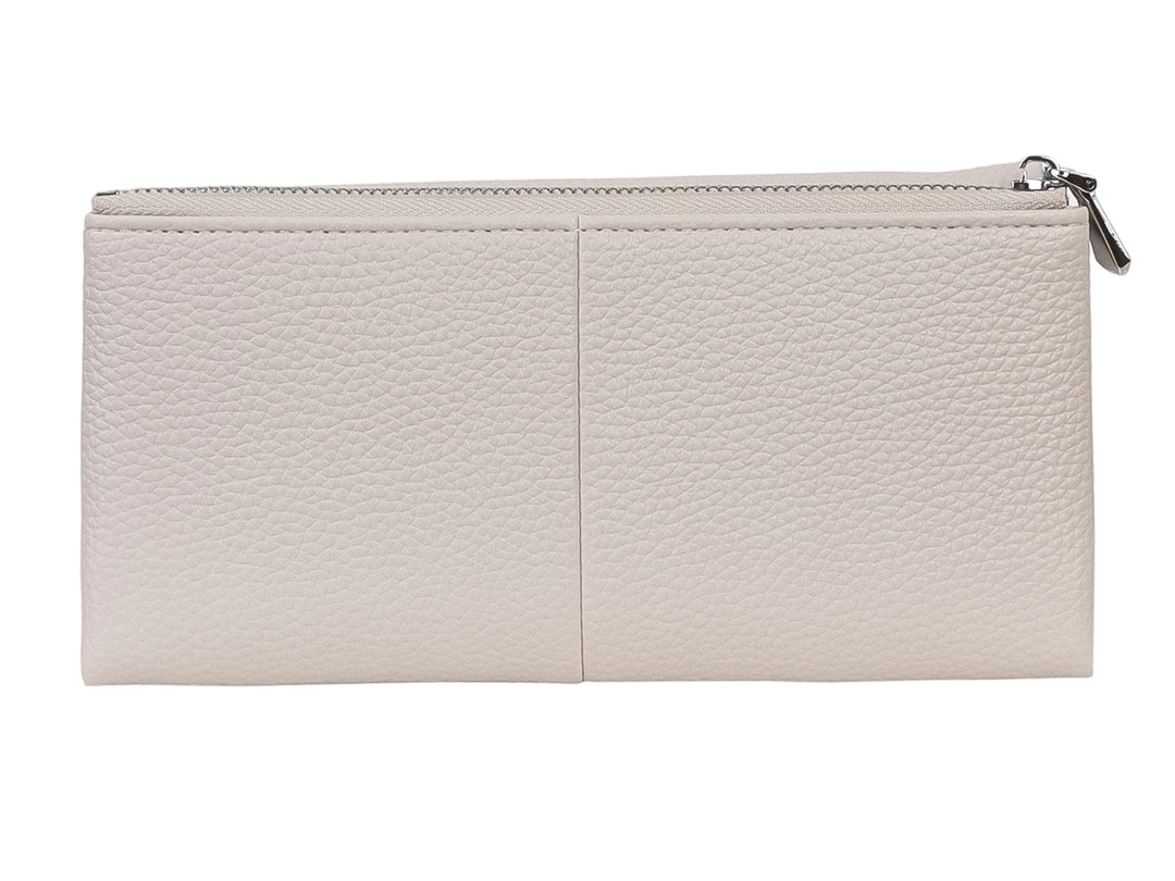 Cartera Unibella de color beige con textura rugosa y solapa frontal.