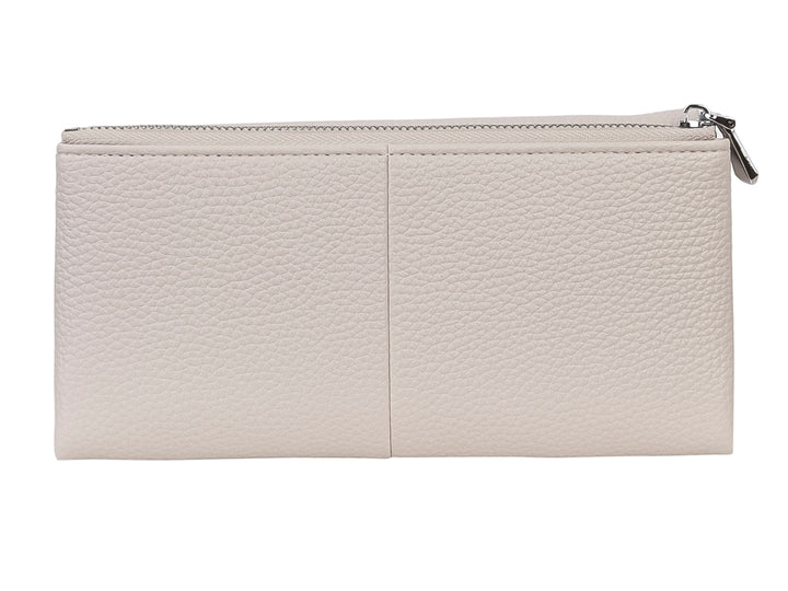Cartera Unibella de color beige con textura rugosa y solapa frontal.