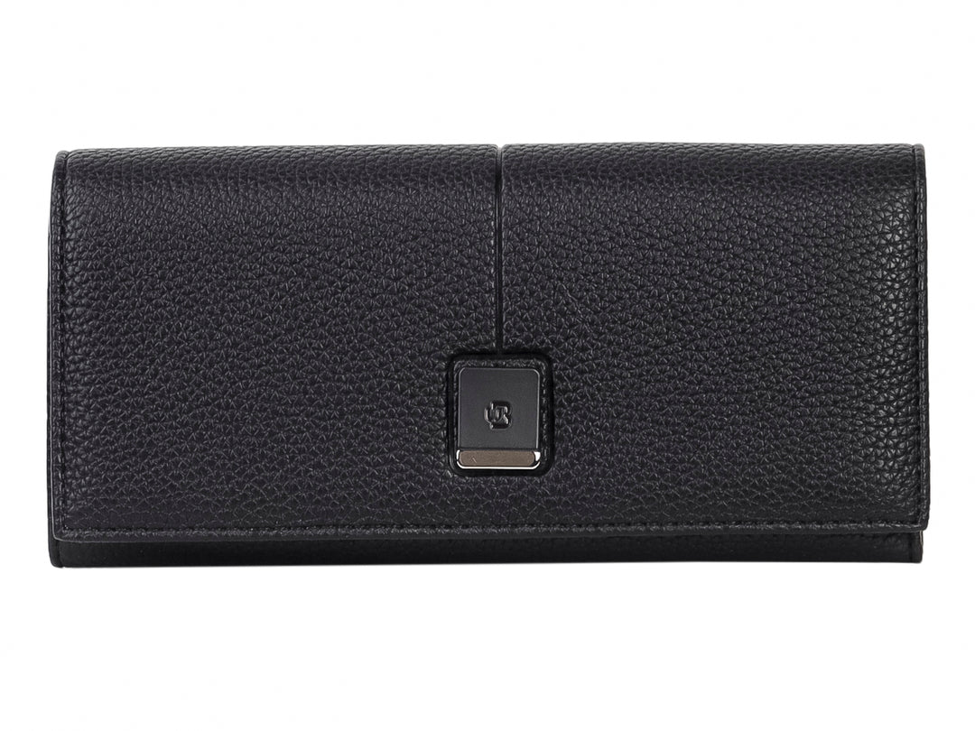 Bolso estilo cartera color negro con textura rugosa y cierre metálico central cuadrado.