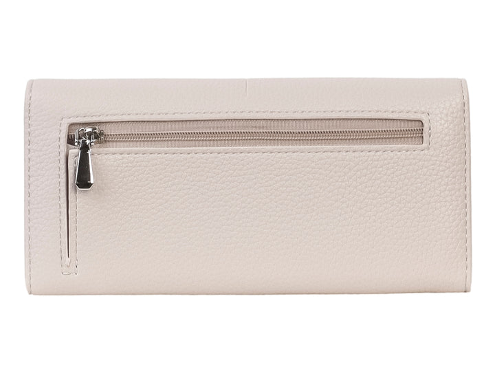 Cartera Unibella color beige con textura granulada y broche metálico central cuadrado.