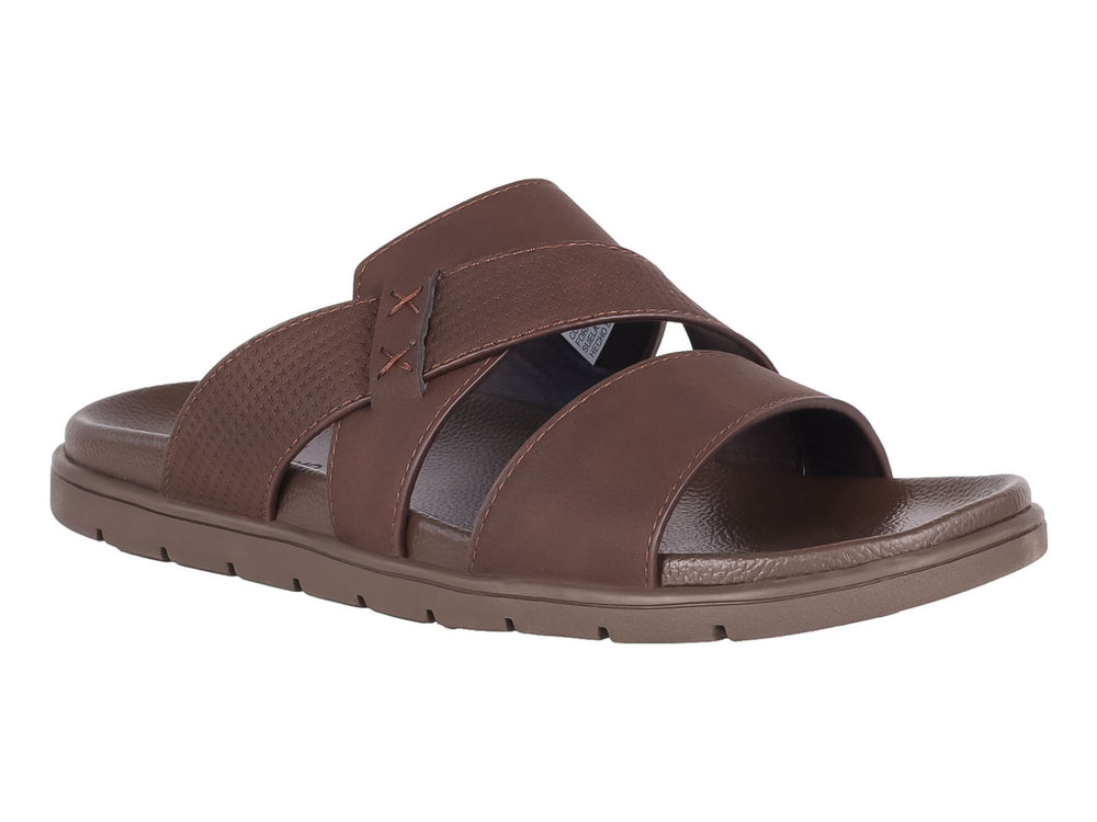 Sandalia deslizable color café para hombre con diseño casual.