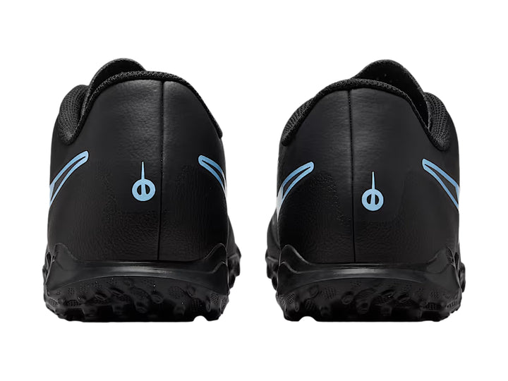 Zapato de fútbol Nike Legend 10 Club TF en color negro con el logotipo Swoosh en azul claro.