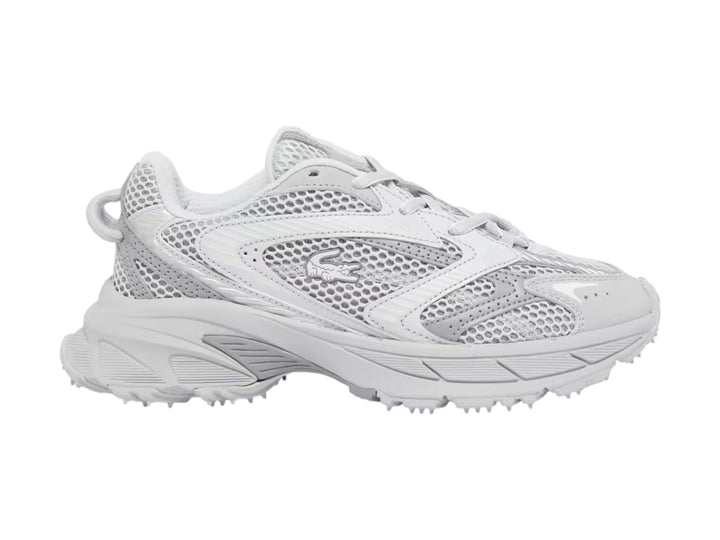 Tenis Lacoste L003 Neo Shot color gris para mujer con diseño deportivo y suela gruesa.