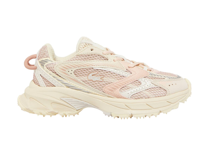 Tenis deportivos Lacoste en color blanco y rosa claro con suela gruesa y tejido de malla.