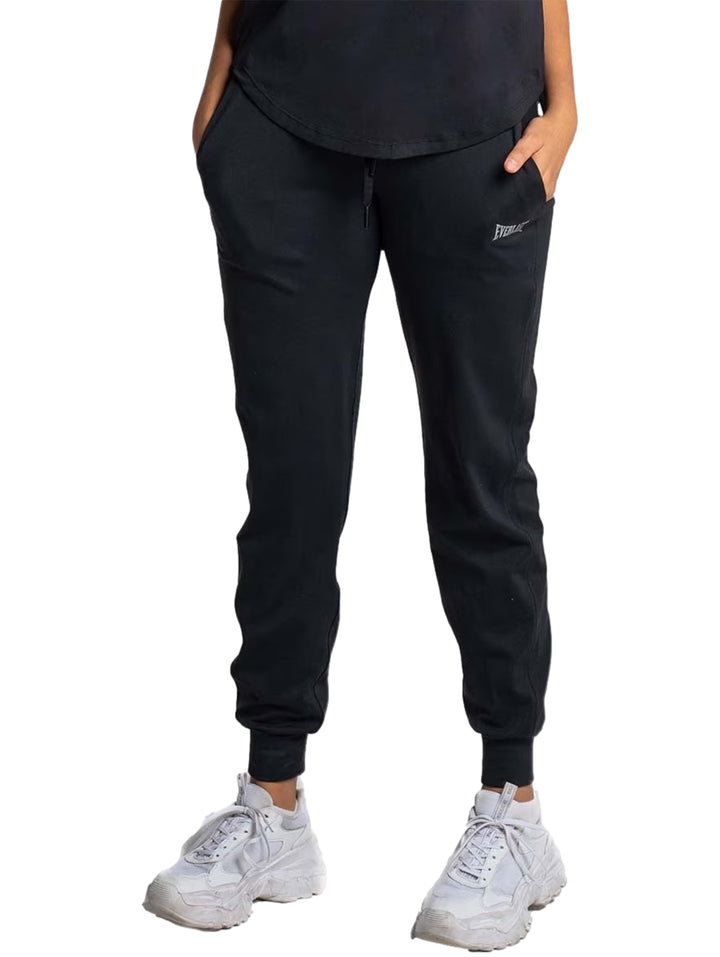 Pantalones deportivos tipo jogger color negro para mujer de la marca Everlast.