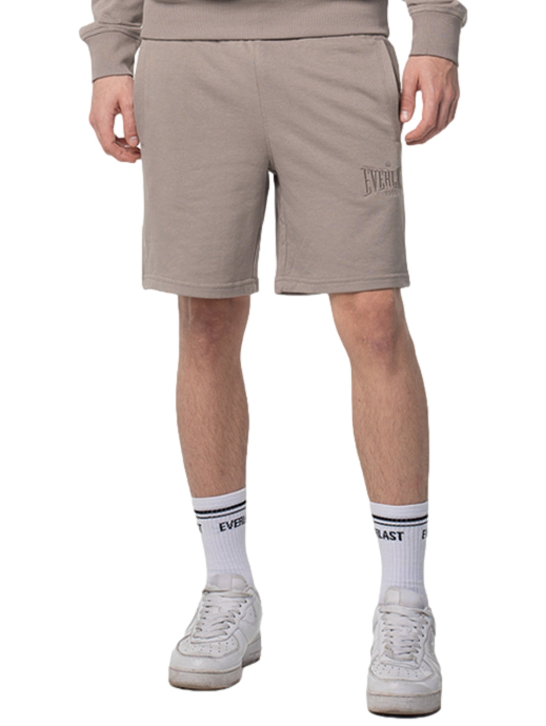 Shorts deportivos color beige de la marca Everlast para hombre.