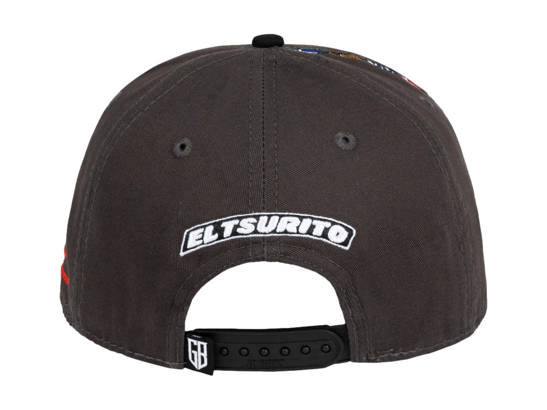 Gorra JC HATS color charcoal con visera negra y bordados decorativos en el frente y lateral.