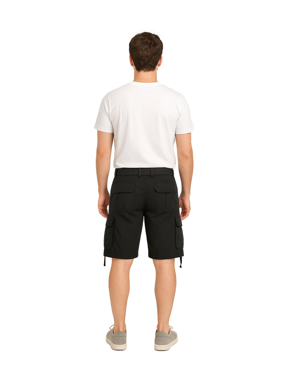 Hombre vistiendo bermuda cargo color negro de American Fly