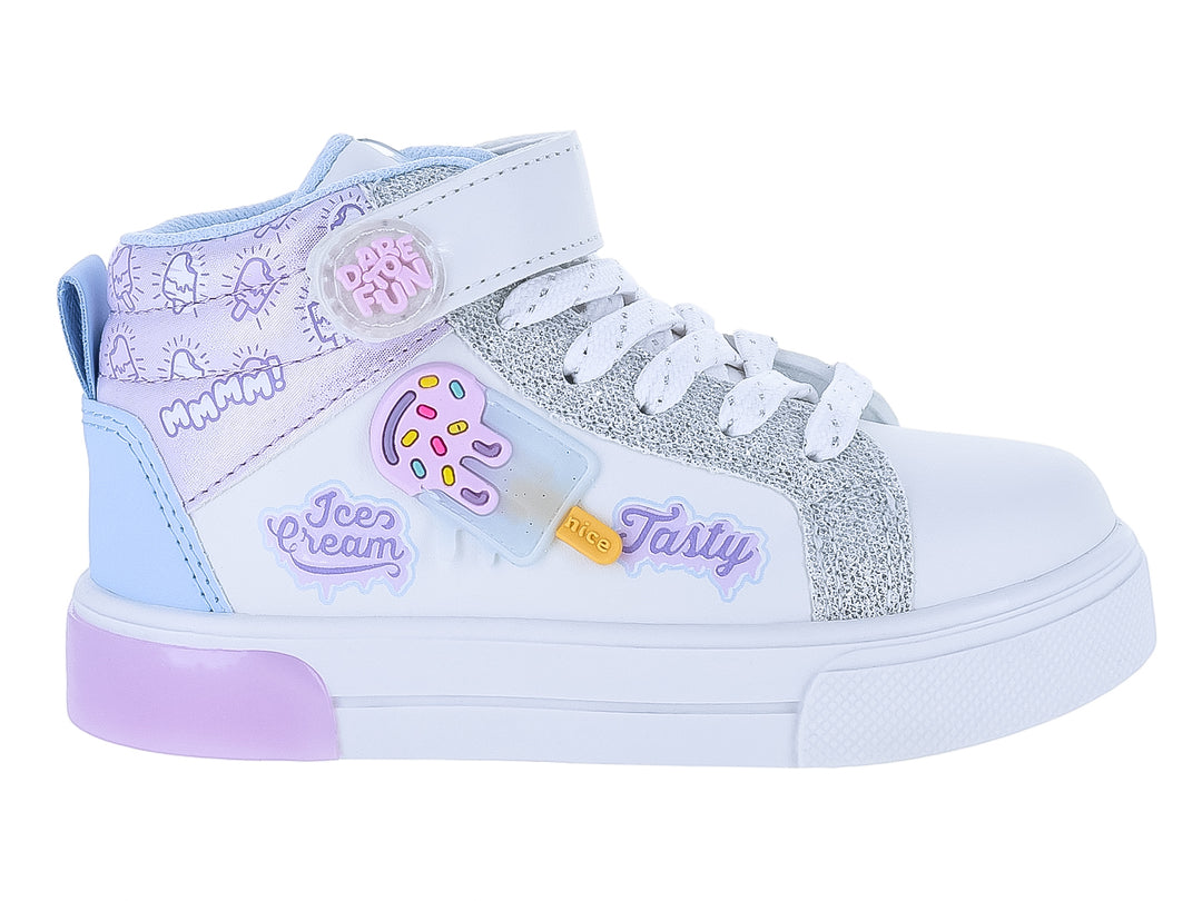 Tenis botín infantiles blancos con detalles en lila y azul, decorados con brillos y un dibujo de helado.