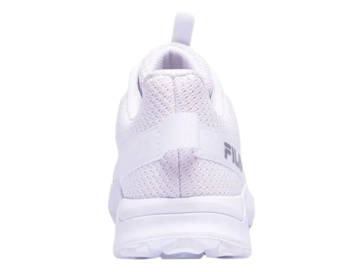 Tenis deportivos FILA color blanco con malla transpirable y suela gruesa.
