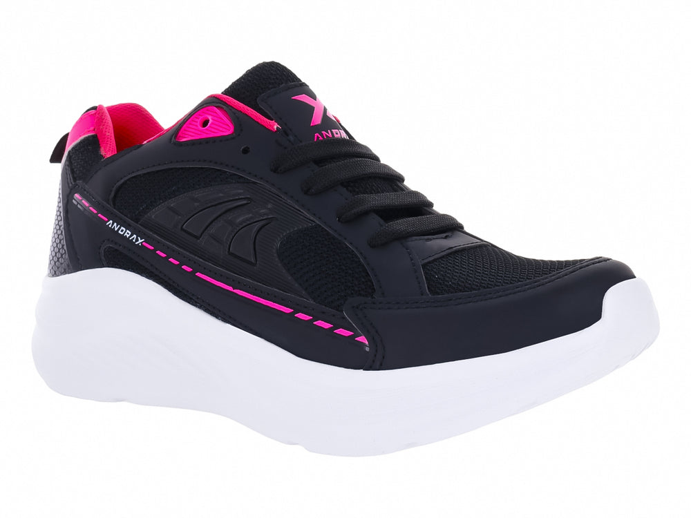 Tenis deportivos Andrax color negro con detalles en fucsia y suela blanca.