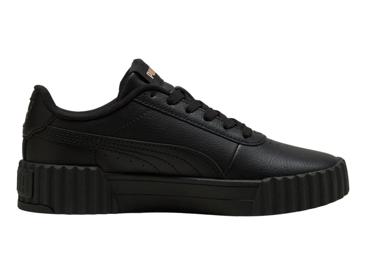 Tenis PUMA Carina 3.0 JR en color negro con suela de plataforma estriada.