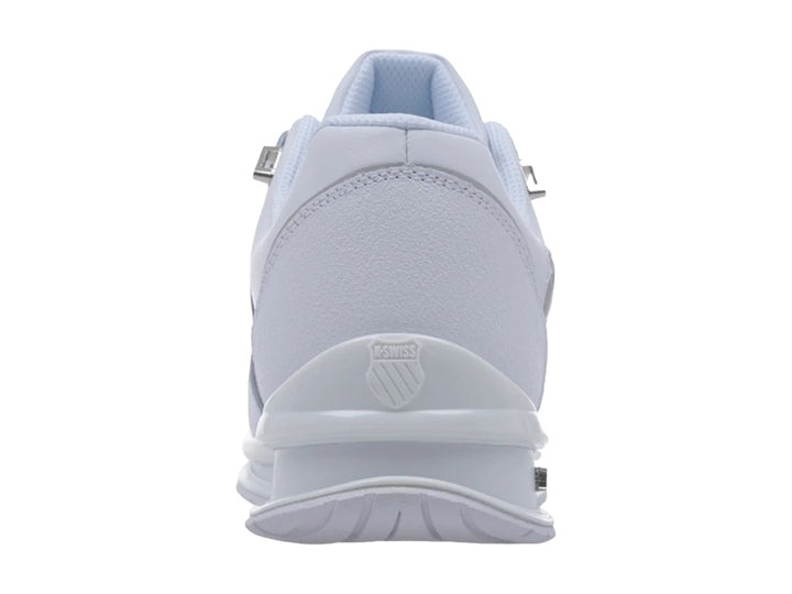 Tenis deportivos K-Swiss modelo Rinzler en color blanco total con suela blanca y detalles lineales laterales.