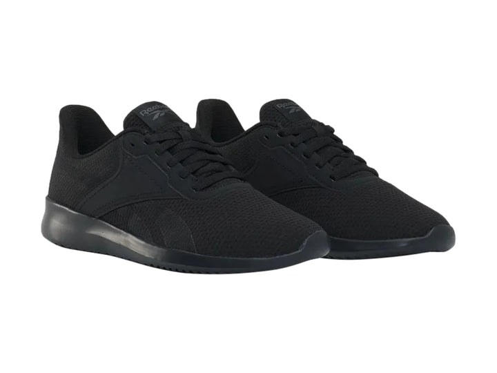 Zapato deportivo Reebok Fluxlite en color negro sólido con tejido de malla y suela a juego.