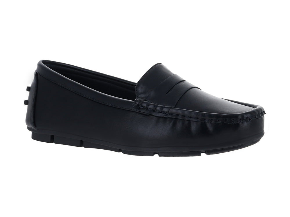 Zapato estilo mocasín de color negro con acabado liso y detalles decorativos en el talón.