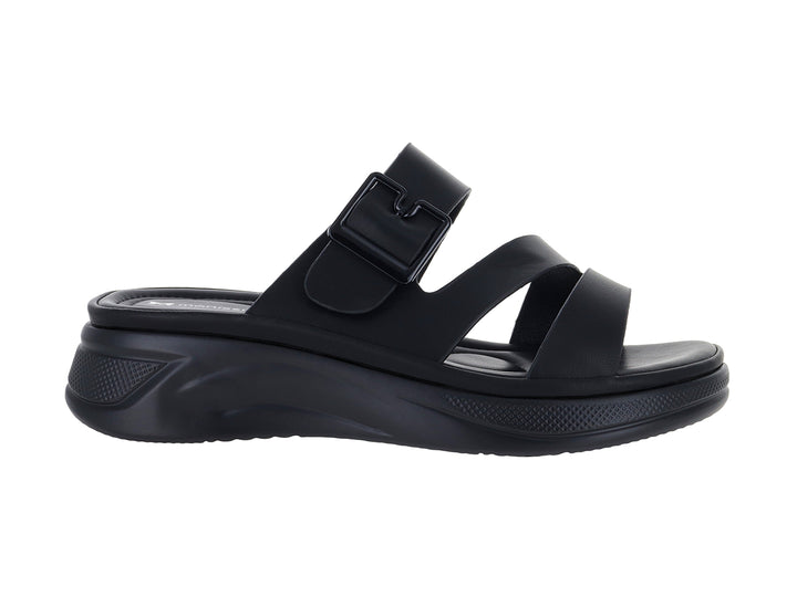 Sandalia Monissima color negro con plataforma y correa ajustable con hebilla.