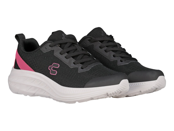 Tenis Charly Road Casual en color negro con detalles en fucsia y suela blanca gruesa.
