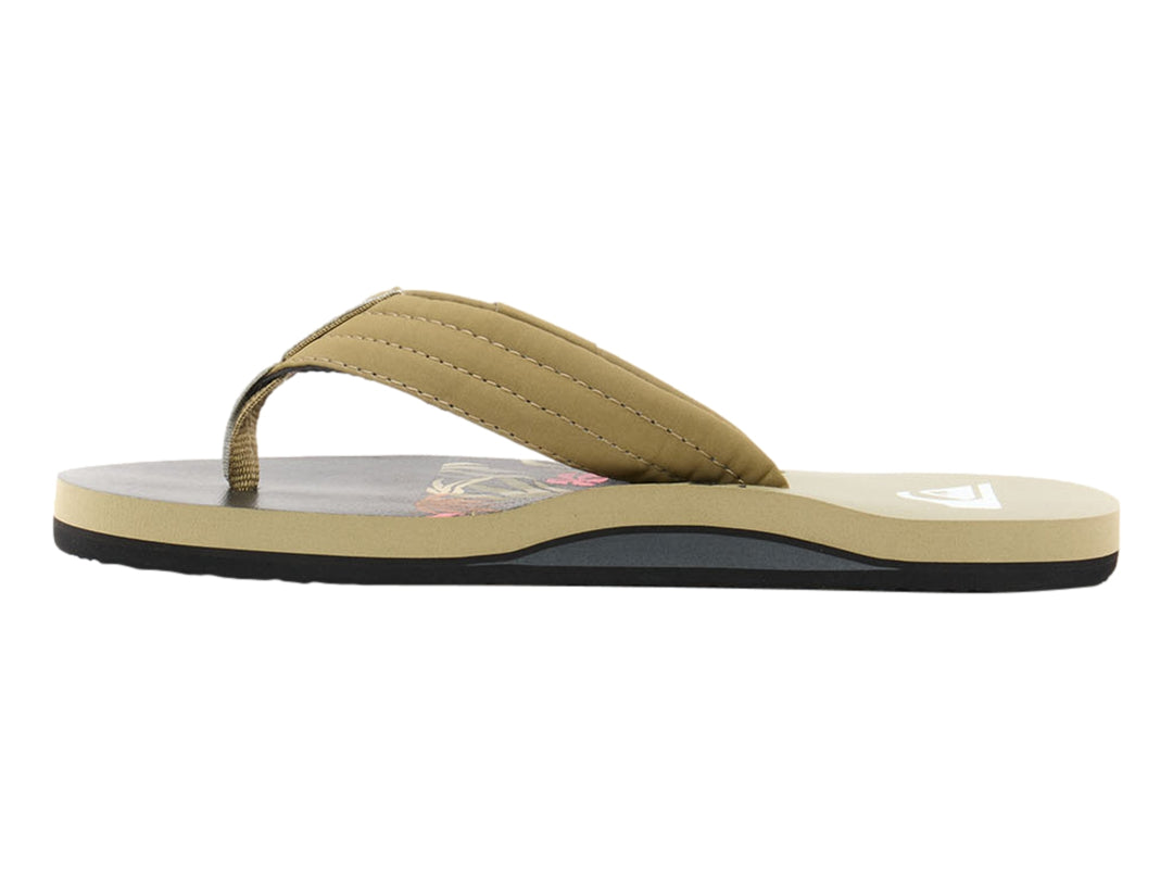 Sandalia de dedo Quiksilver en color oliva con suela negra y correa acolchada.