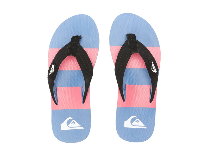Sandalias de dedo Quiksilver con correa negra y plantilla en colores azul y coral.