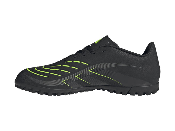 Zapato de fútbol Adidas Predator Club TF color negro con detalles en verde lima y suela para césped sintético.