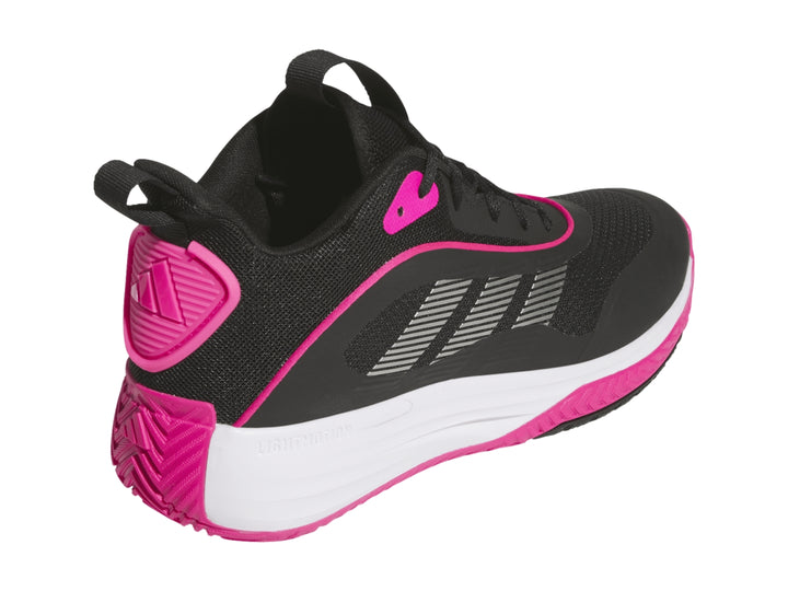 Tenis deportivos Adidas OwnTheGame 3.0 en colores negro y rosa con suela blanca y rosa.