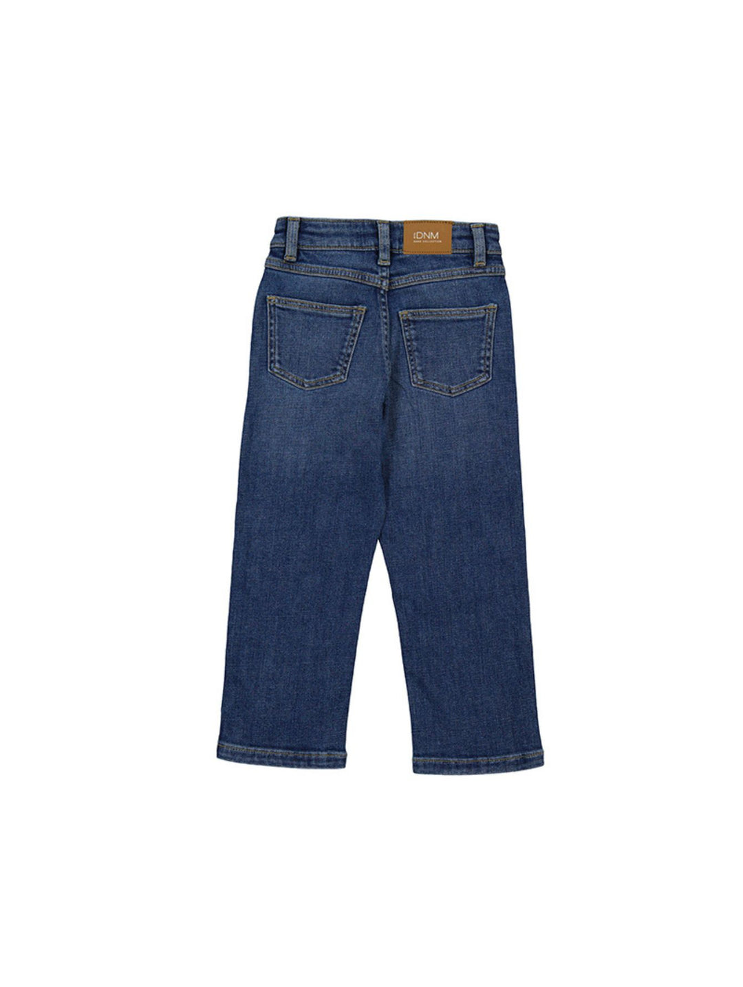 Pantalón tejano básico para niño en color azul oscuro.