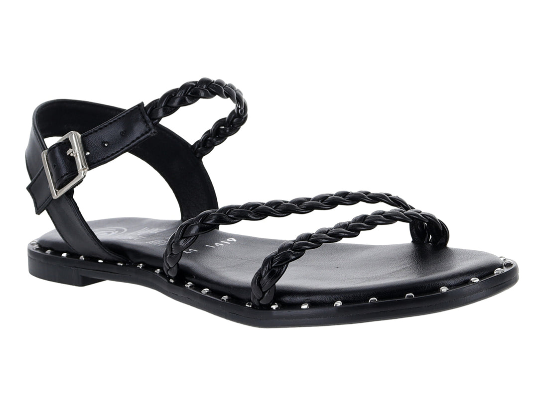 Sandalias negras con tiras trenzadas, hebilla ajustable y detalles metálicos en la suela.