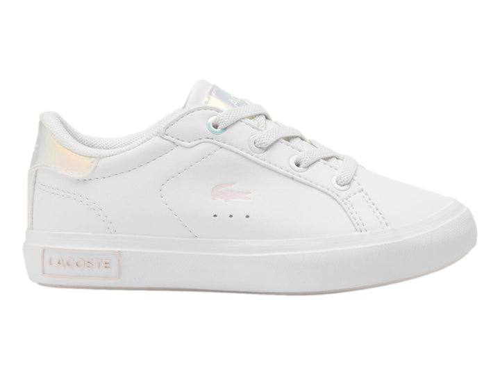 Tenis Lacoste Powercourt blancos para niño o niña con detalles en rosa claro y acabados brillantes.