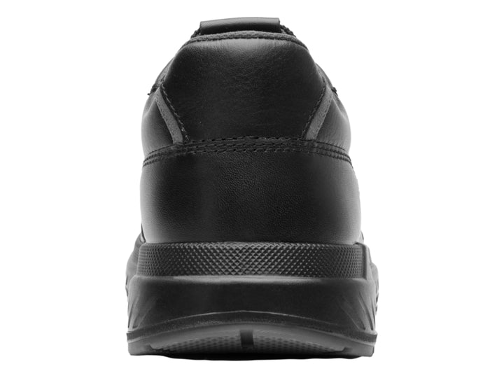 Zapato casual Flexi color negro de cuero con agujetas y suela robusta sobre fondo blanco.