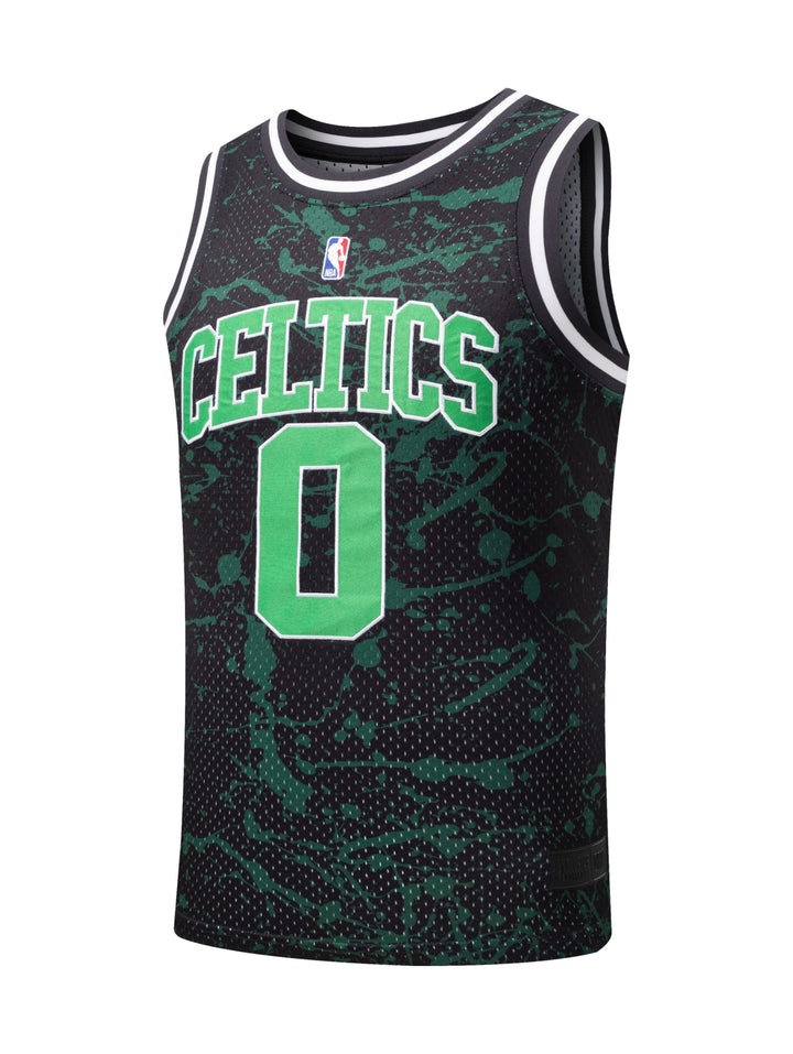 Jersey de baloncesto sin mangas color negro y verde con la palabra CELTICS y el número 0.