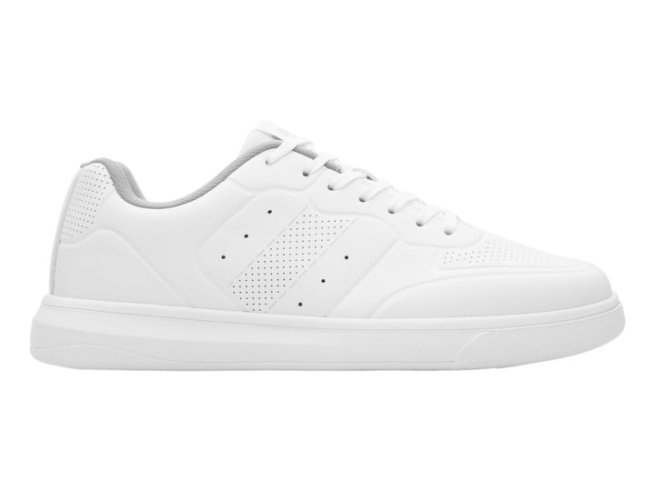 Tenis Flexi color blanco para adulto, estilo casual con agujetas y detalles perforados en el lateral.