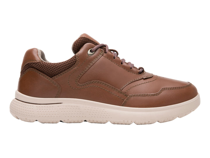 Zapato casual Flexi color marrón con suela beige y cordones, vista lateral.