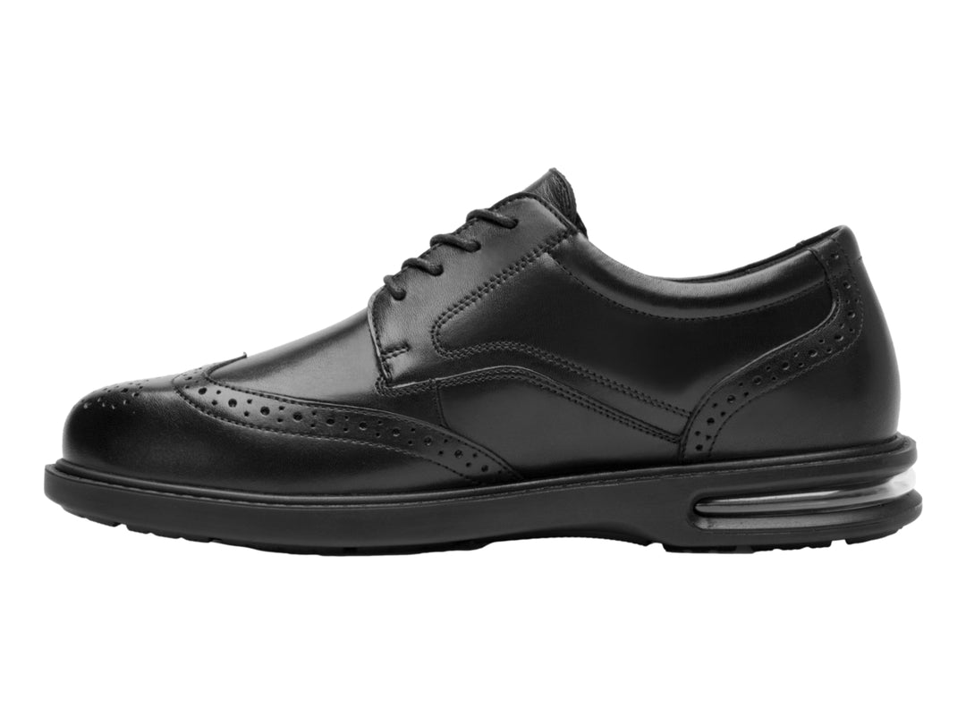 Zapato casual Flexi color negro para hombre con agujetas y detalles perforados.