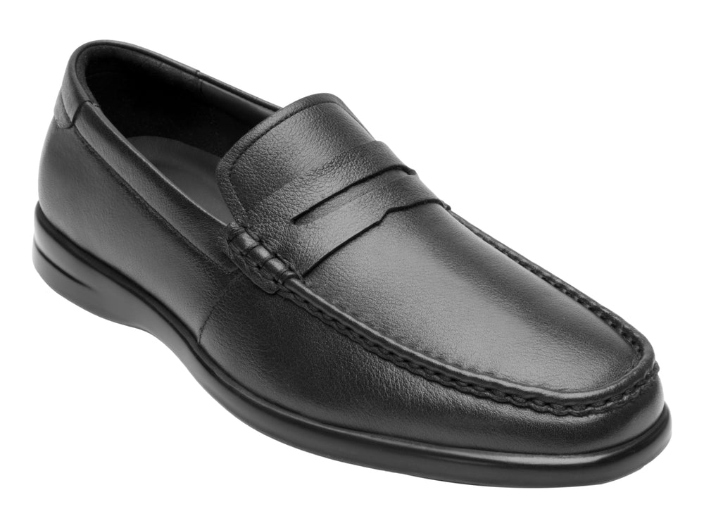 Zapato mocasín Flexi para hombre en color negro, fabricado en cuero con acabado mate y suela cómoda.