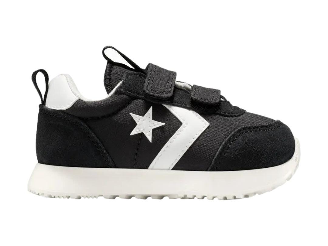 Tenis Converse Omega Trainer Easy-On color negro con suela blanca y cierre de velcro.
