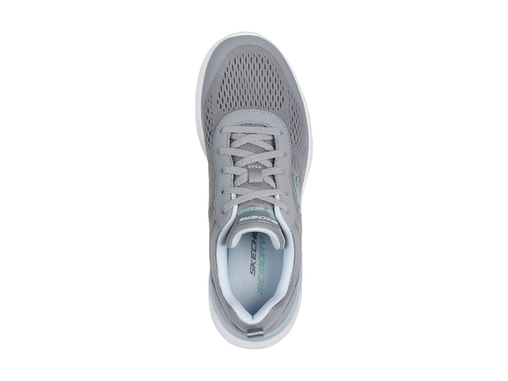 Tenis deportivos Skechers color gris con suela blanca y detalles en azul claro.